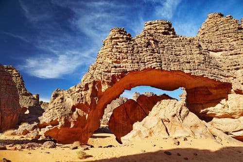 Tassili n’Ajjer en Algérie : formations rocheuses, art rupestre et paysage saharien classé UNESCO