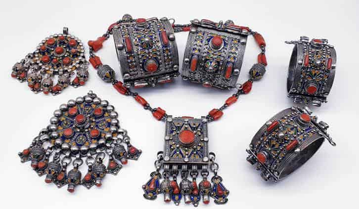 Bracelets, Parures, Coliers ...pour tout les jours