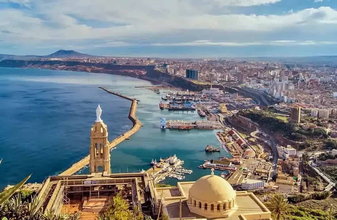 أقوى عرض للصيف! 4 ولايات في 5 أيام بـ 19,900 دج مع إقامة مميزة