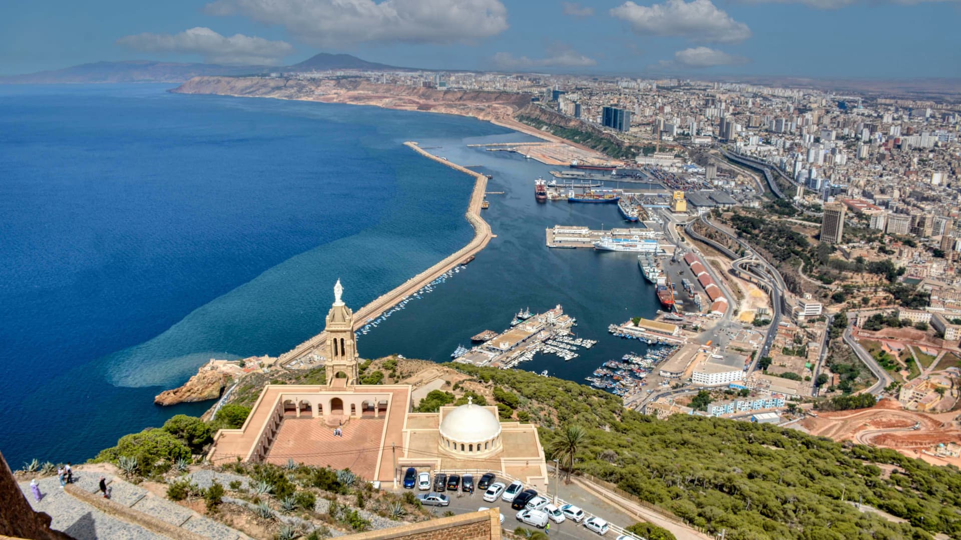 Oran : Explorez la beauté méditerranéenne de cette ville historique !