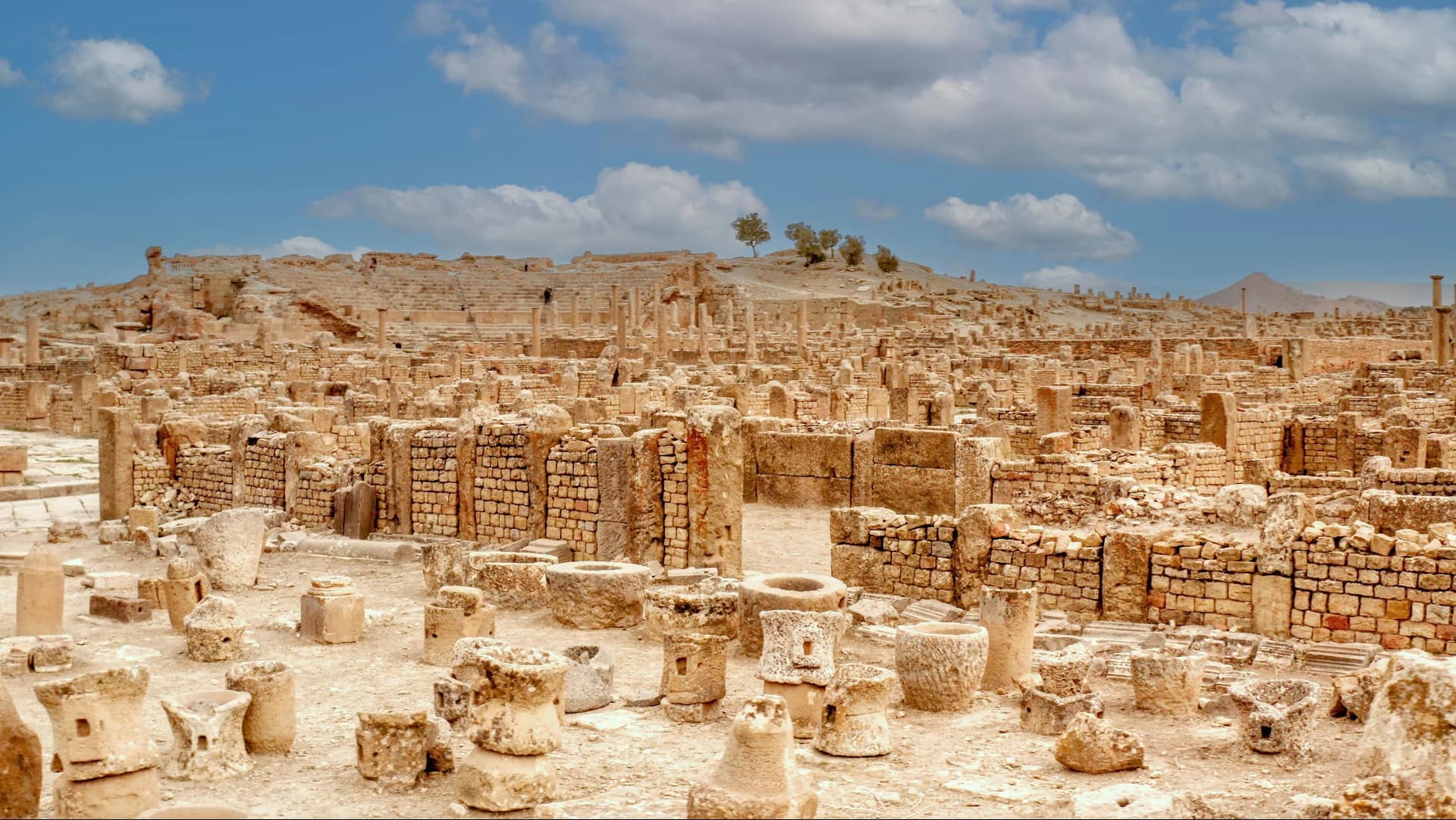Discover the history of Timgad and its importance in ancient Rome.