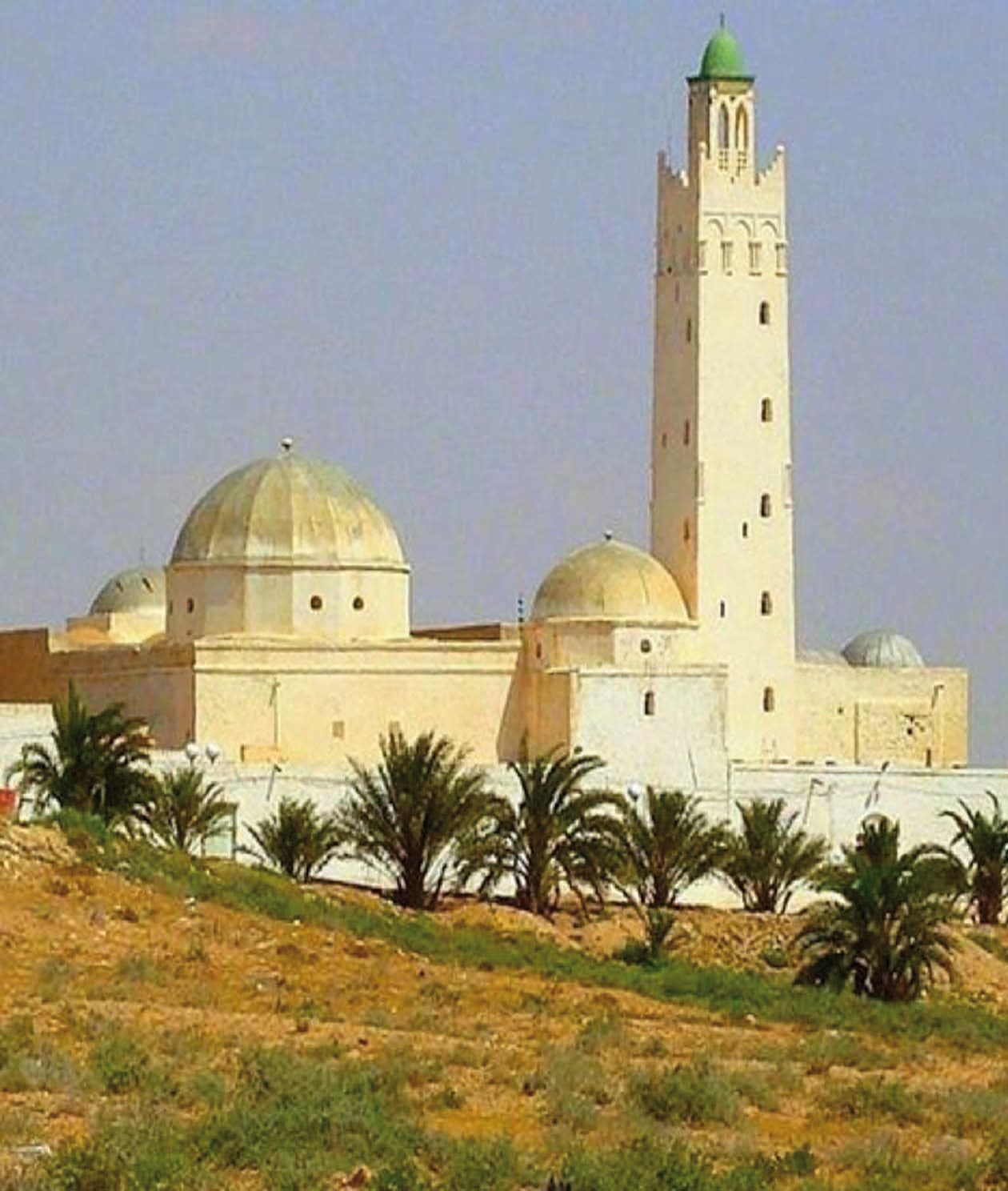 مسجد سيدي عقبة في بسكرة: رحلة في أعماق التاريخ والروحانية الجزائرية - 1